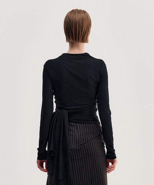 KIMZISU(キムジス)の「Multi-Tie Draped Jersey Top _ BLACK(Tシャツ/カットソー・レディース・ブラック・SMALL/MEDIUM)」の4枚目の写真