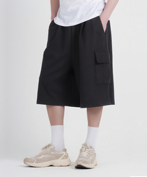 LXT（エルエックスティー）の「Pintuck Cargo Bermuda Heavy Sweatpants [Black]（その他パンツ）」