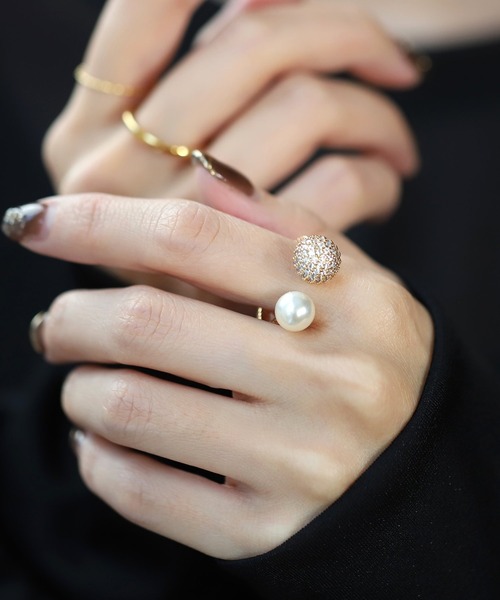 Cream dot.(クリームドット)の「【金属アレルギー対応】繊細に煌めくパヴェボール&パールのフォークリング(リング・レディース・シルバー/ゴールド・ONE SIZE)」の8枚目の写真