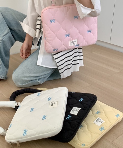 pyornim(ピョルニム)の「【26年春夏新作】【2WAY】キルティングリボン 刺繍 PCバッグ ケース バッグインバッグ(PC・タブレットケース・レディース・イエロー/ブラック/ピンク/ホワイト・F)」の20枚目の写真
