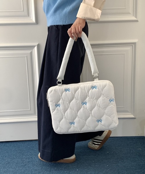 pyornim(ピョルニム)の「【26年春夏新作】【2WAY】キルティングリボン 刺繍 PCバッグ ケース バッグインバッグ(PC・タブレットケース・レディース・イエロー/ブラック/ピンク/ホワイト・F)」の8枚目の写真