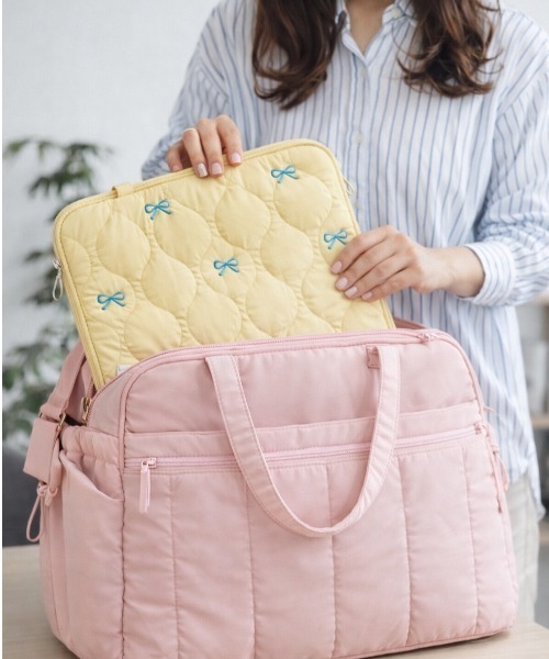pyornim(ピョルニム)の「【26年春夏新作】【2WAY】キルティングリボン 刺繍 PCバッグ ケース バッグインバッグ(PC・タブレットケース・レディース・イエロー/ブラック/ピンク/ホワイト・F)」の5枚目の写真