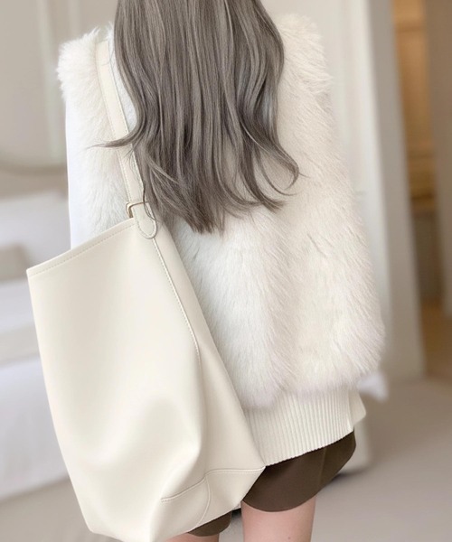 cammie(キャミー)の「ファーニットベスト(その他アウター・レディース・ベージュ/アイボリー・F)」の6枚目の写真