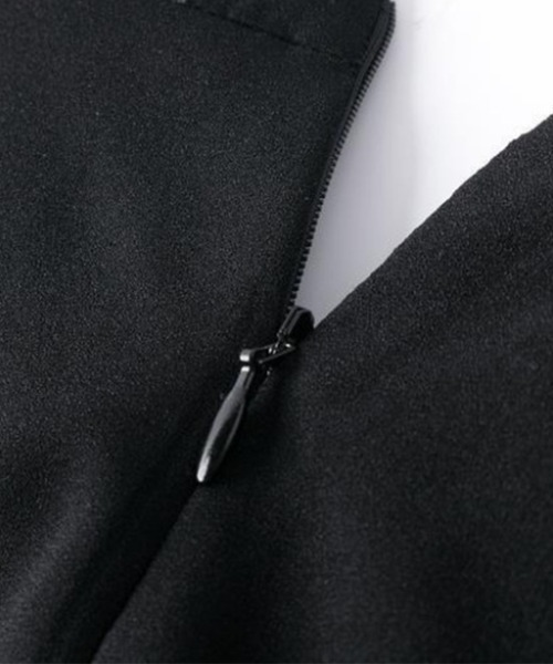 Flugge(フラッジー)の「レイヤード花柄ワンピース(ワンピース・レディース・ブラック・LARGE/MEDIUM)」の2枚目の写真