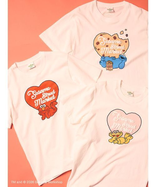 SESAME STREET(セサミストリート)の「【BIG HUGS,BIG HEARTS】【UNISEX】発砲プリントTシャツ(Tシャツ/カットソー・レディース・ピンク/レッド/ブルー・M/L)」の10枚目の写真