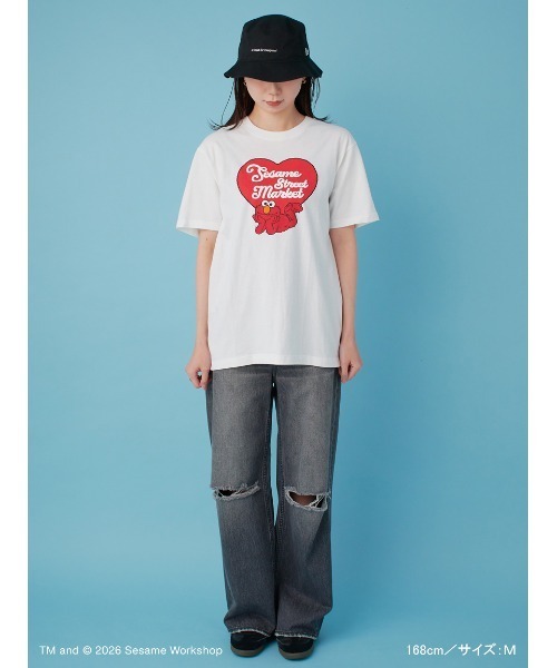 SESAME STREET(セサミストリート)の「【BIG HUGS,BIG HEARTS】【UNISEX】発砲プリントTシャツ(Tシャツ/カットソー・レディース・ピンク/レッド/ブルー・M/L)」の6枚目の写真