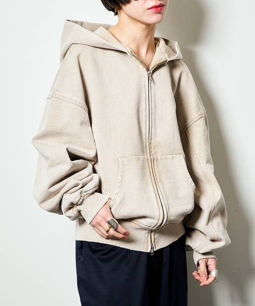 CITYSHOP（シティーショップ）の「《追加》V/O ZIP-UP HOODIE：パーカー（スウェット・レディース・ブラック/ベージュ・FREE）」の2枚目の写真