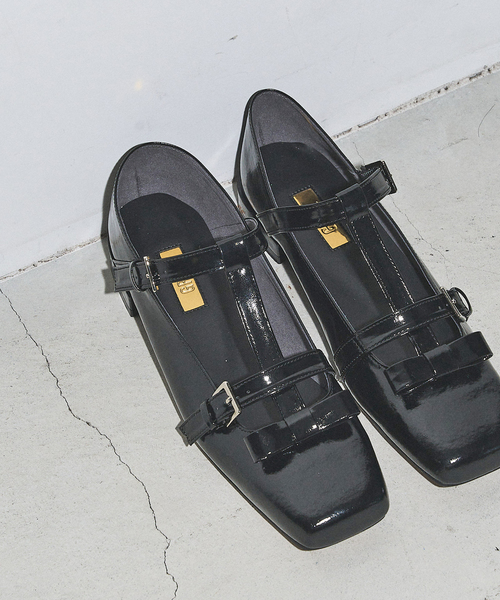 GRISE(グリーズ)の「GRISEスクエアダブルTストラップフラット(その他シューズ・レディース・ブラック/シルバー/ピンク・22cm/22.5cm/23cm/23.5cm/24cm/24.5cm/25cm)」の1枚目の写真