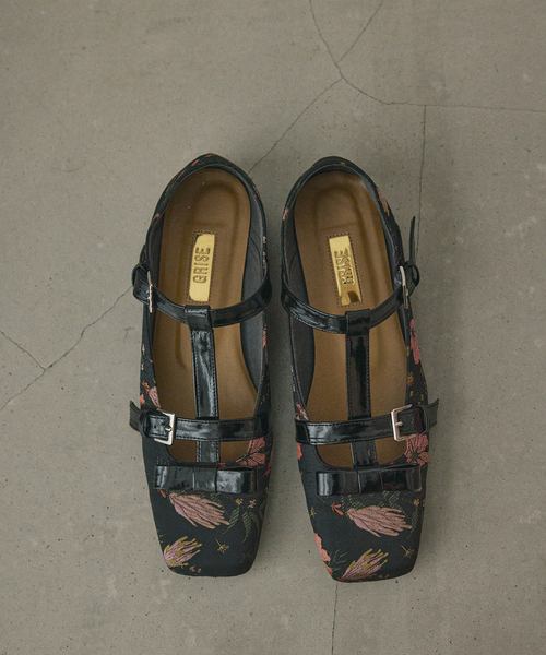 GRISE(グリーズ)の「GRISEスクエアダブルTストラップフラット(その他シューズ・レディース・ブラック/シルバー/ピンク・22cm/22.5cm/23cm/23.5cm/24cm/24.5cm/25cm)」の10枚目の写真