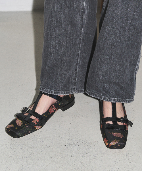 GRISE(グリーズ)の「GRISEスクエアダブルTストラップフラット(その他シューズ・レディース・ブラック/シルバー/ピンク・22cm/22.5cm/23cm/23.5cm/24cm/24.5cm/25cm)」の14枚目の写真