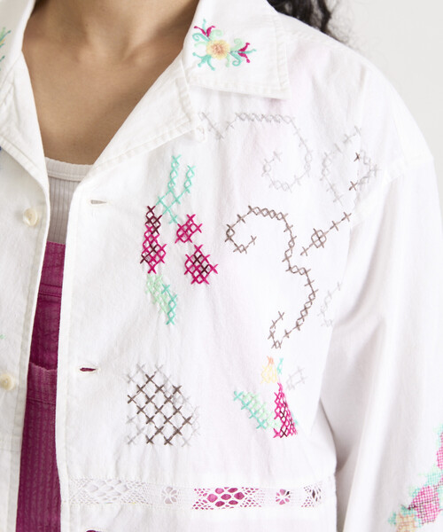 Freada(フリーダ)の「Freada/フリーダ オープンカラー 刺繍 シャツジャケット(シャツ/ブラウス・レディース・サックスブルー/ホワイト・ONE SIZE)」の10枚目の写真