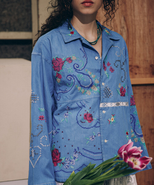 Freada(フリーダ)の「Freada/フリーダ オープンカラー 刺繍 シャツジャケット(シャツ/ブラウス・レディース・サックスブルー/ホワイト・ONE SIZE)」の17枚目の写真