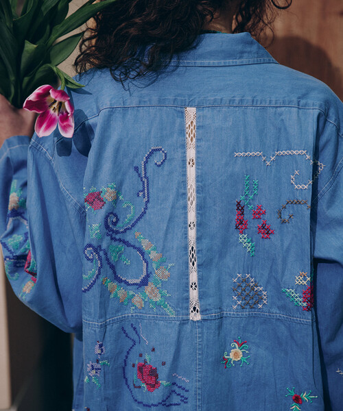 Freada(フリーダ)の「Freada/フリーダ オープンカラー 刺繍 シャツジャケット(シャツ/ブラウス・レディース・サックスブルー/ホワイト・ONE SIZE)」の16枚目の写真