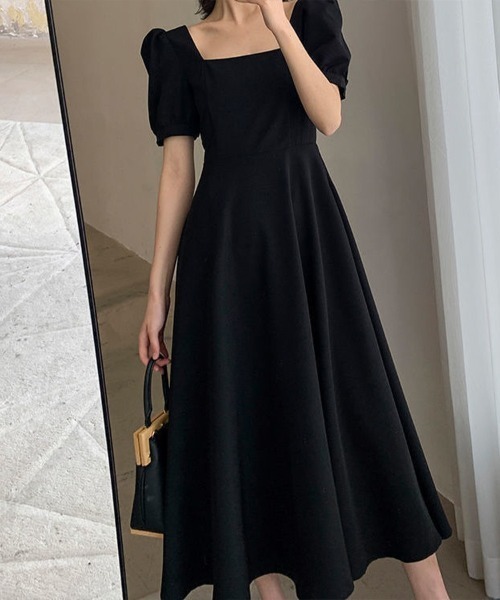 Flugge(フラッジー)の「スクエアネック半袖ワンピース(ワンピース・レディース・ブラック・LARGE/MEDIUM)」の1枚目の写真
