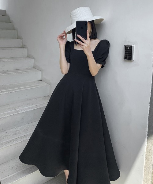Flugge(フラッジー)の「スクエアネック半袖ワンピース(ワンピース・レディース・ブラック・LARGE/MEDIUM)」の4枚目の写真