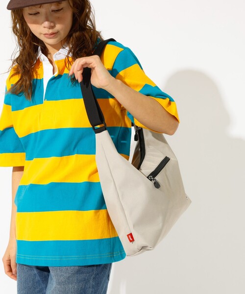 CHUMS（チャムス）の「【CHUMS / チャムス】Plain Shoulder Bag/ショルダーバッグ / ユニセックス（バックパック/リュック・メンズ・ブルー/その他/グレイッシュベージュ/ブラック・フリー）」の5枚目の写真