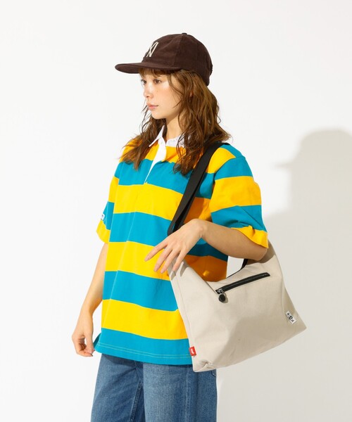 CHUMS（チャムス）の「【CHUMS / チャムス】Plain Shoulder Bag/ショルダーバッグ / ユニセックス（バックパック/リュック・メンズ・ブルー/その他/グレイッシュベージュ/ブラック・フリー）」の6枚目の写真