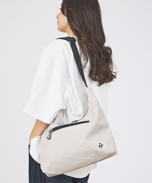 CHUMS（チャムス）の「【CHUMS / チャムス】Plain Shoulder Bag/ショルダーバッグ / ユニセックス（バックパック/リュック・メンズ・ブルー/その他/グレイッシュベージュ/ブラック・フリー）」の10枚目の写真