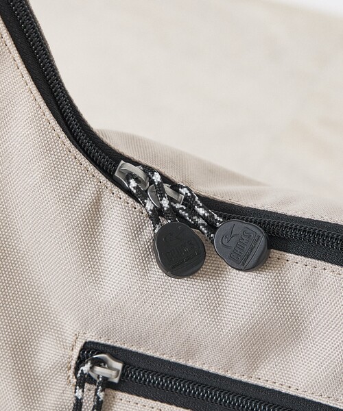 CHUMS（チャムス）の「【CHUMS / チャムス】Plain Shoulder Bag/ショルダーバッグ / ユニセックス（バックパック/リュック・メンズ・ブルー/その他/グレイッシュベージュ/ブラック・フリー）」の16枚目の写真