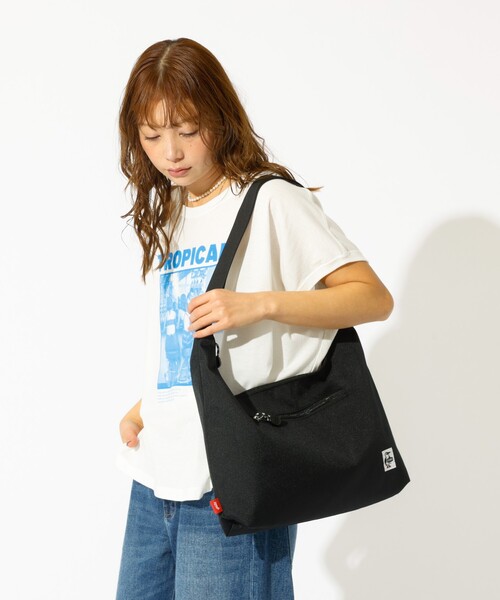 CHUMS（チャムス）の「【CHUMS / チャムス】Plain Shoulder Bag/ショルダーバッグ / ユニセックス（バックパック/リュック・メンズ・ブルー/その他/グレイッシュベージュ/ブラック・フリー）」の15枚目の写真