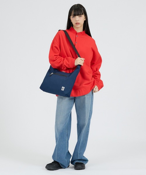 CHUMS(チャムス)の「【CHUMS / チャムス】Plain Shoulder Bag/ショルダーバッグ / ユニセックス(バックパック/リュック・メンズ・ブルー/その他/グレイッシュベージュ/ブラック/ネイビー/パープル・フリー)」の14枚目の写真