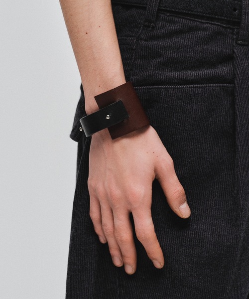 Jieda（ジエダ）の「NL × JIEDA LEATHER BRACELET（ブレスレット・メンズ・ブラウン/ブラック・ONESIZE）」の2枚目の写真