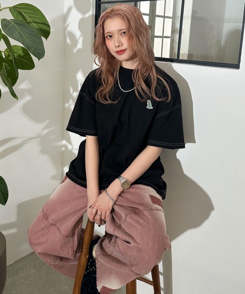 DOUBLE NAME（ダブルネーム）の「【m:rex】ミニ恐竜ワッペンBIG TEE（Tシャツ/カットソー・レディース・ブラック/オフホワイト/ブルー・FREE）」の5枚目の写真