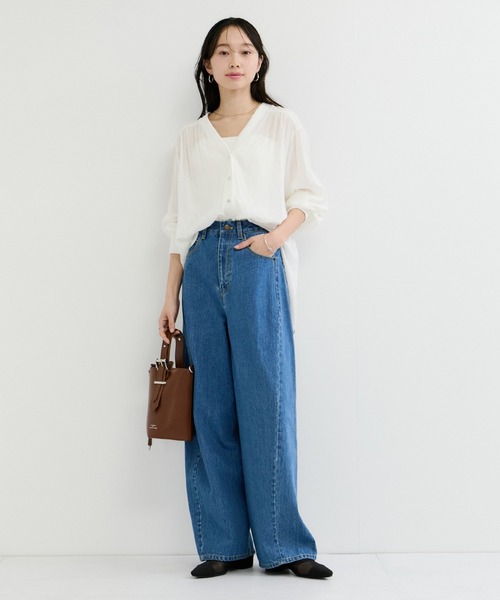 le cercle ADAM ET ROPE'(ルセルクルアダムエロペ)の「シアーリブVネックカーディガン(カーディガン/ボレロ・レディース・オフホワイト/ブラウン/ブラック・FREE)」の4枚目の写真