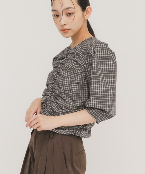 KBF（ケイビーエフ）の「フロントギャザーコンパクトブラウス（シャツ/ブラウス・レディース・ホワイト系その他/ベージュ系その他/グレー系その他・ONE）」の12枚目の写真