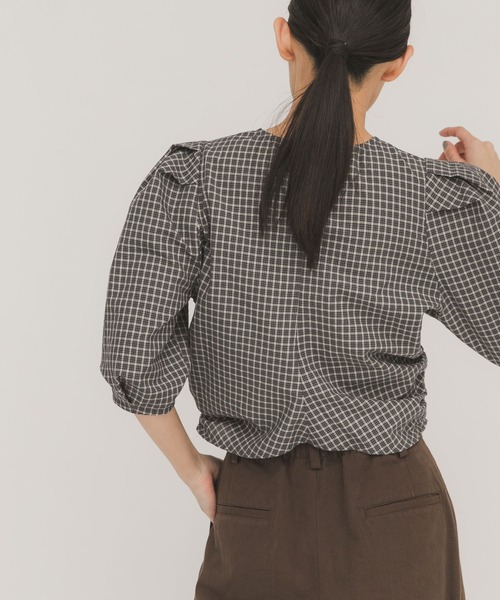 KBF（ケイビーエフ）の「フロントギャザーコンパクトブラウス（シャツ/ブラウス・レディース・ホワイト系その他/ベージュ系その他/グレー系その他・ONE）」の13枚目の写真