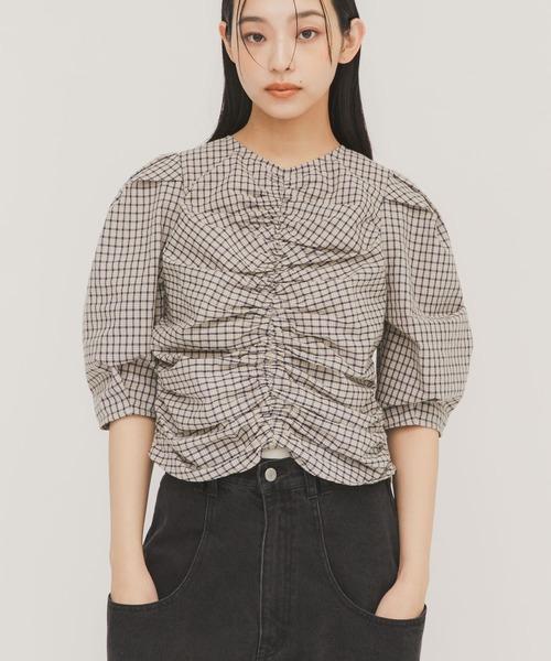 KBF（ケイビーエフ）の「フロントギャザーコンパクトブラウス（シャツ/ブラウス・レディース・ホワイト系その他/ベージュ系その他/グレー系その他・ONE）」の17枚目の写真