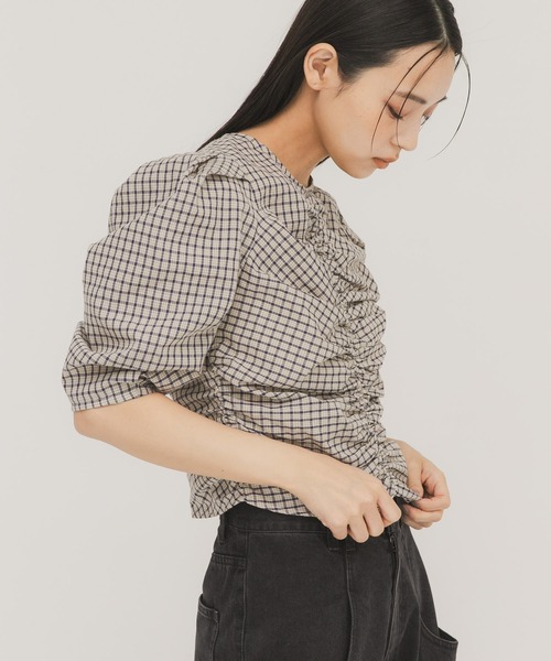 KBF（ケイビーエフ）の「フロントギャザーコンパクトブラウス（シャツ/ブラウス・レディース・ホワイト系その他/ベージュ系その他/グレー系その他・ONE）」の18枚目の写真