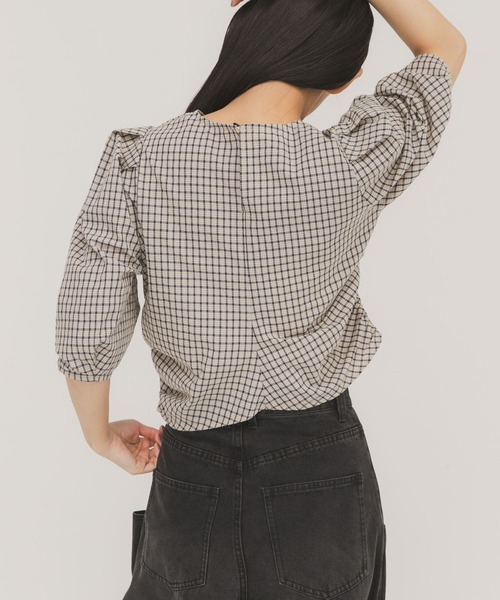 KBF（ケイビーエフ）の「フロントギャザーコンパクトブラウス（シャツ/ブラウス・レディース・ホワイト系その他/ベージュ系その他/グレー系その他・ONE）」の19枚目の写真