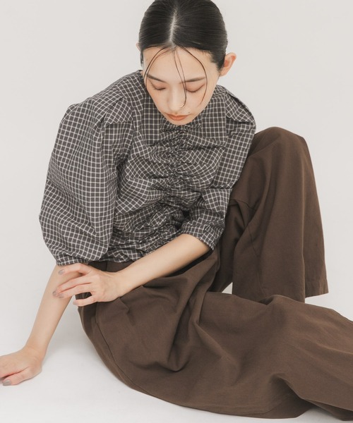 KBF（ケイビーエフ）の「フロントギャザーコンパクトブラウス（シャツ/ブラウス・レディース・ホワイト系その他/ベージュ系その他/グレー系その他・ONE）」の10枚目の写真