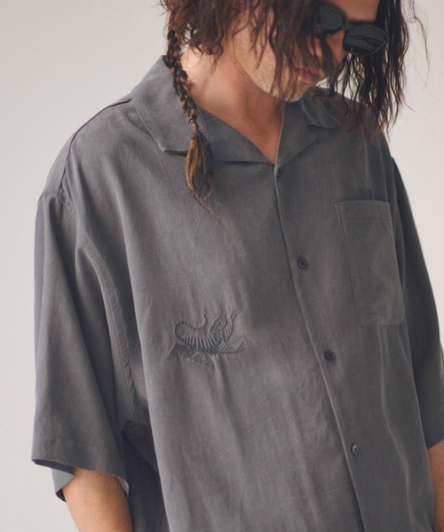 ADAM PATEK(アダムパテック)の「mhs2582-tiger embroidery short sleeve shirt ショートスリーブシャツ(AP2615033)(シャツ/ブラウス・メンズ・ブラック/ピンク/ホワイト・2/1)」の7枚目の写真