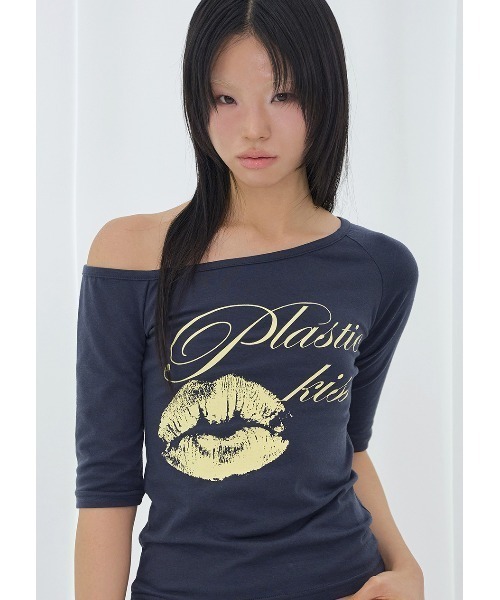 FANCY CLUB（ファンシークラブ）の「A'GEM/9 × .kom 『FANCY CLUB/ファンシークラブ』PLASTIC KISS ONE-SHOULDER TOP/プラスチックキスワンショルダートップス（Tシャツ/カットソー・レディース・ブラック/ライトブルー/ネイビー/ライトグリーン・FREE）」の17枚目の写真