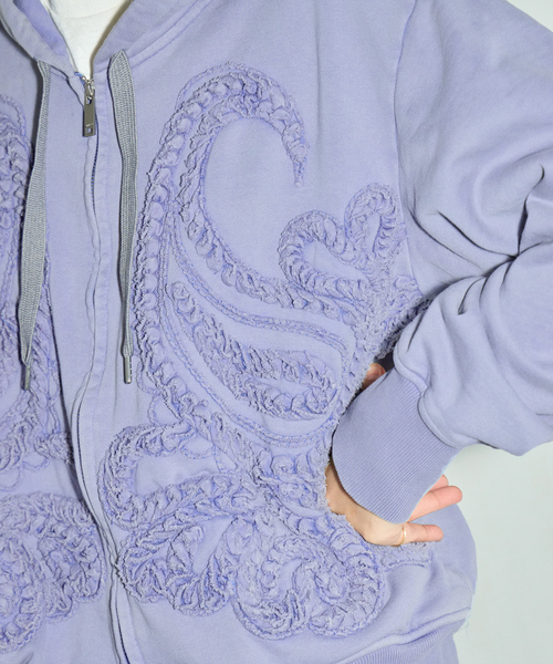 TAAKK(ターク)の「TAAKK SCULPTURAL EMBROIDERY ZIP HOODIE TA26SS-JR054:スウェット(スウェット・レディース・ブルー・MEDIUM)」の4枚目の写真
