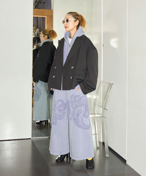 TAAKK(ターク)の「TAAKK SCULPTURAL EMBROIDERY ZIP HOODIE TA26SS-JR054:スウェット(スウェット・レディース・ブルー・MEDIUM)」の5枚目の写真
