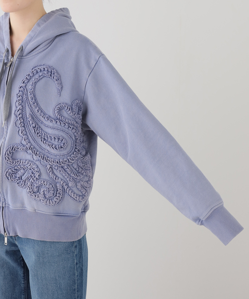 TAAKK(ターク)の「TAAKK SCULPTURAL EMBROIDERY ZIP HOODIE TA26SS-JR054:スウェット(スウェット・レディース・ブルー・MEDIUM)」の12枚目の写真