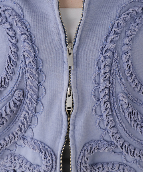 TAAKK(ターク)の「TAAKK SCULPTURAL EMBROIDERY ZIP HOODIE TA26SS-JR054:スウェット(スウェット・レディース・ブルー・MEDIUM)」の14枚目の写真