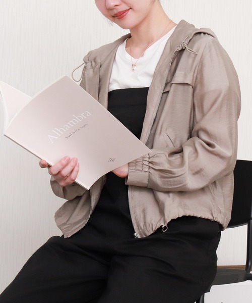 libelle more（リベル モア）の「シアーフードマウンテンパーカー（マウンテンパーカー・レディース・ベージュ/ネイビー/ブラック/オフホワイト・L/M）」の3枚目の写真