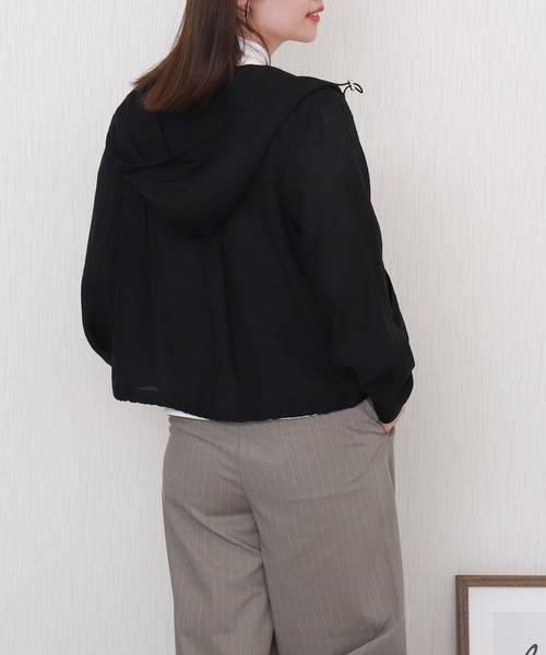 libelle more（リベル モア）の「シアーフードマウンテンパーカー（マウンテンパーカー・レディース・ベージュ/ネイビー/ブラック/オフホワイト・L/M）」の17枚目の写真