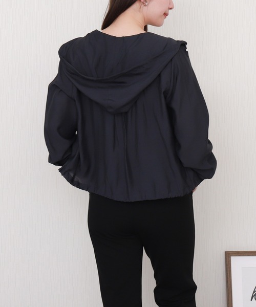 libelle more（リベル モア）の「シアーフードマウンテンパーカー（マウンテンパーカー・レディース・ベージュ/ネイビー/ブラック/オフホワイト・L/M）」の13枚目の写真