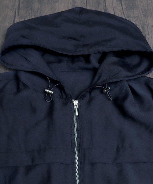 libelle more（リベル モア）の「シアーフードマウンテンパーカー（マウンテンパーカー・レディース・ベージュ/ネイビー/ブラック/オフホワイト・L/M）」の9枚目の写真