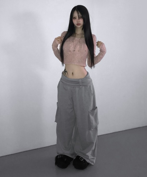 THEAIRTOWN(ジエアタウン)の「patch lace crop top(Tシャツ/カットソー・レディース・ピンク/ブラック/ホワイト・FREE)」の13枚目の写真