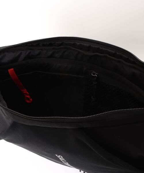 SALOMON（サロモン）の「SALOMON/サロモン ショルダーバッグ ACS SHOULDER BAG 13L（ショルダーバッグ・メンズ・ブラック/グリーン・FREE）」の3枚目の写真