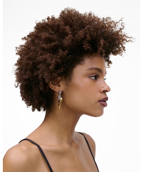 MARC JACOBS（マークジェイコブス）の「MINI ICON CHARM EARRINGS/ミニ アイコン チャーム ピアス（ピアス（両耳用）・レディース・ゴールド系その他・ONE SIZE）」の2枚目の写真