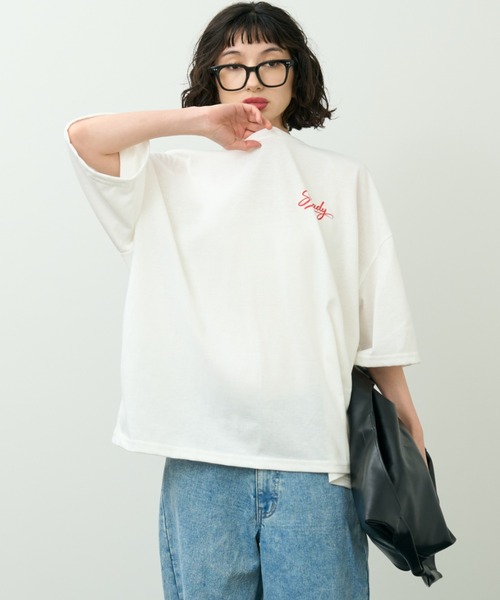 A.D.C.L.（エーディーシーエル）の「後デニムパッチプリント オーバーサイズTシャツ（Tシャツ/カットソー・レディース・ブラック/ホワイト・L/M）」の4枚目の写真
