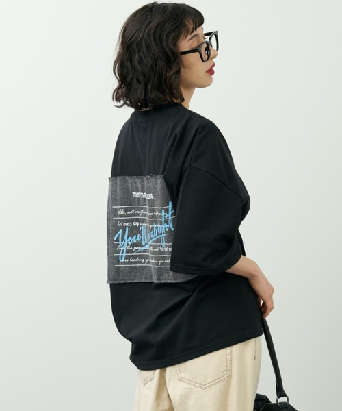 A.D.C.L.（エーディーシーエル）の「後デニムパッチプリント オーバーサイズTシャツ（Tシャツ/カットソー・レディース・ブラック/ホワイト・L/M）」の15枚目の写真