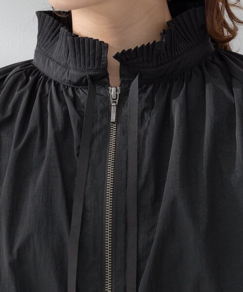 UNTITLED（アンタイトル）の「【MARILYN MOON】プリーツマリンブルゾン（ブルゾン・レディース・ブラック・02）」の2枚目の写真